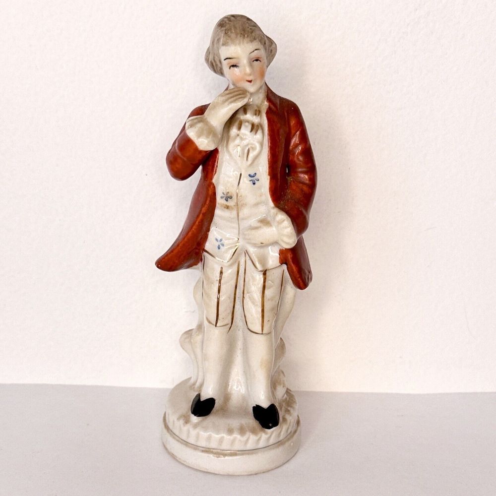 Occupied Japan 5.5" Colonial gentleman‎ figurine laughing behind hand porcelain